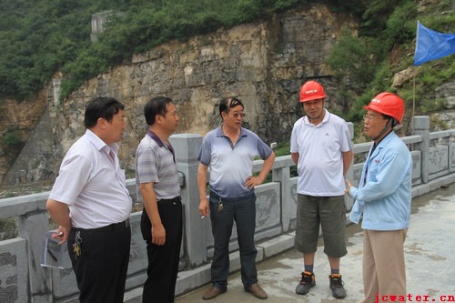 加強(qiáng)防汛督查，確保安全度汛