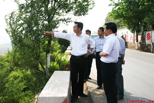 市水利局局長(zhǎng)鄒樹琦調(diào)研地?zé)犴?xiàng)目